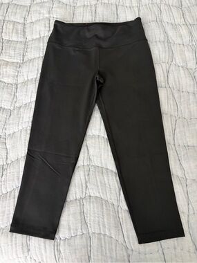 Victoria’s Secret VSX Sport Knockout Capri Leggings